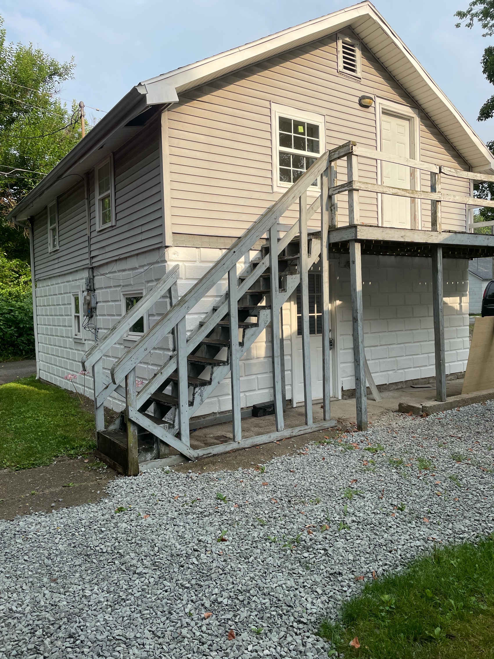 613 College Dr, Apt D